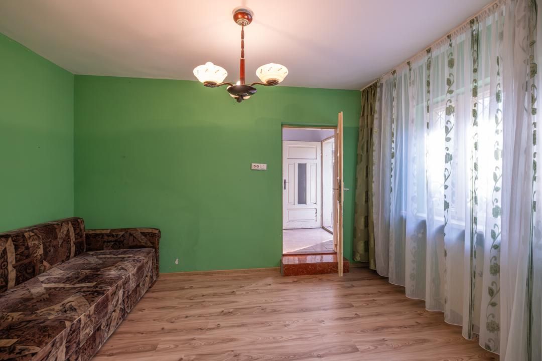 Casă din cărămidă, cu garaj și curte proprie – zona centrală Constanța – fotografia 1 din 21