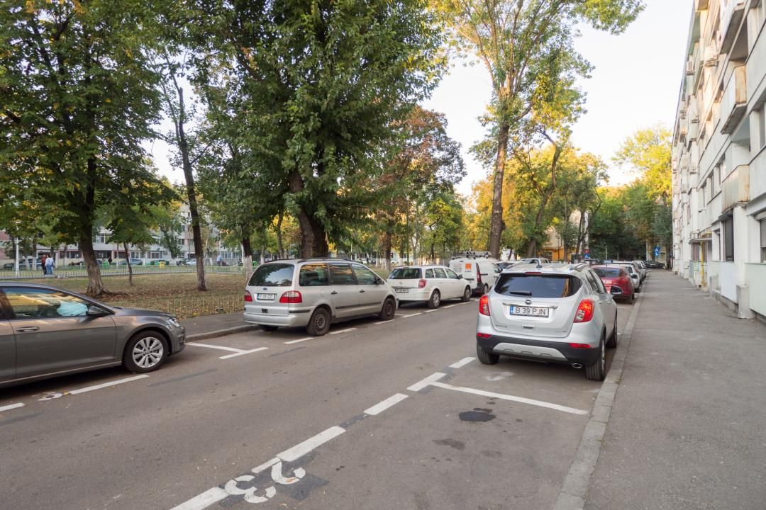 Eroii Revolutiei metrou, parc, gata de mutat, centrală proprie – fotografia 34 din 36