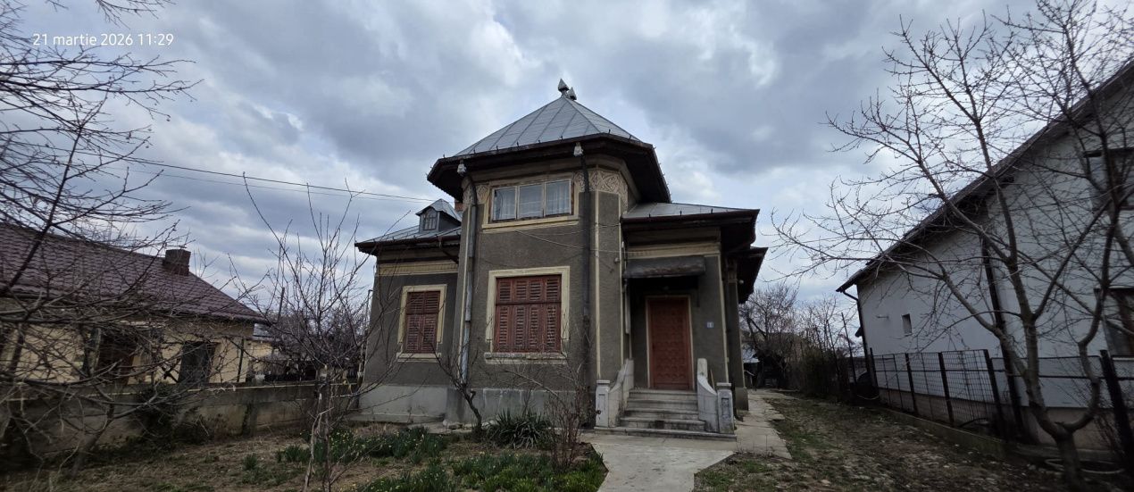 Vilă interbelică | Str. Căpitan Andreescu Ion | 250 mp utili | Teren 740 mp – fotografia 1 din 11