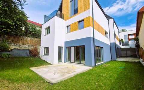 Duplex deosebit si eficient termic situat in Dambul Rotund