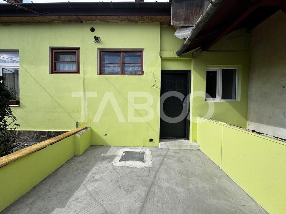 Apartament renovat complet 3 camere 60 mpu pivnita Piata Cluj Sibiu – fotografia 3 din 11