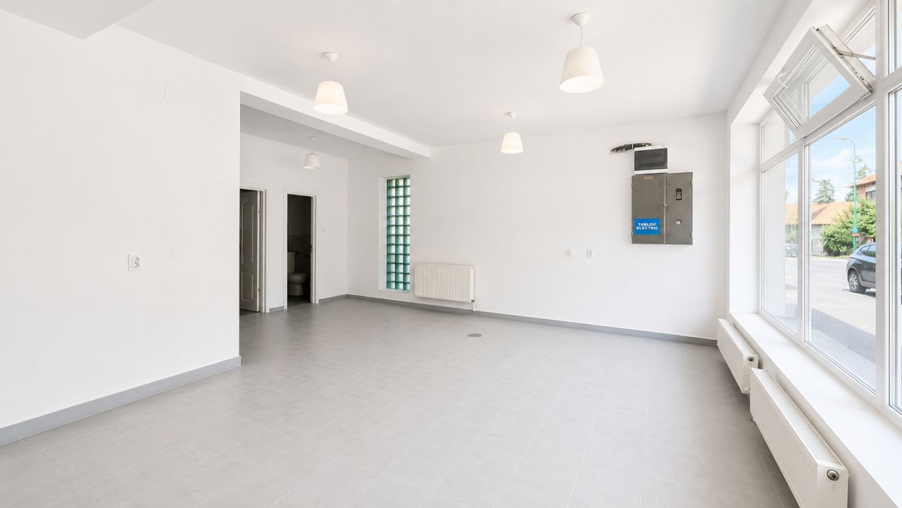 Spatiu comercial 80 mp | HORECA| Terasa privata | Curent trifazic – fotografia 2 din 10
