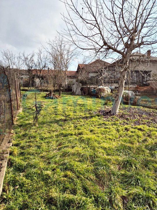 Casa pe 2 nivele, la rosu, zona strazii Izvorului, Oradea – fotografia 1 din 4
