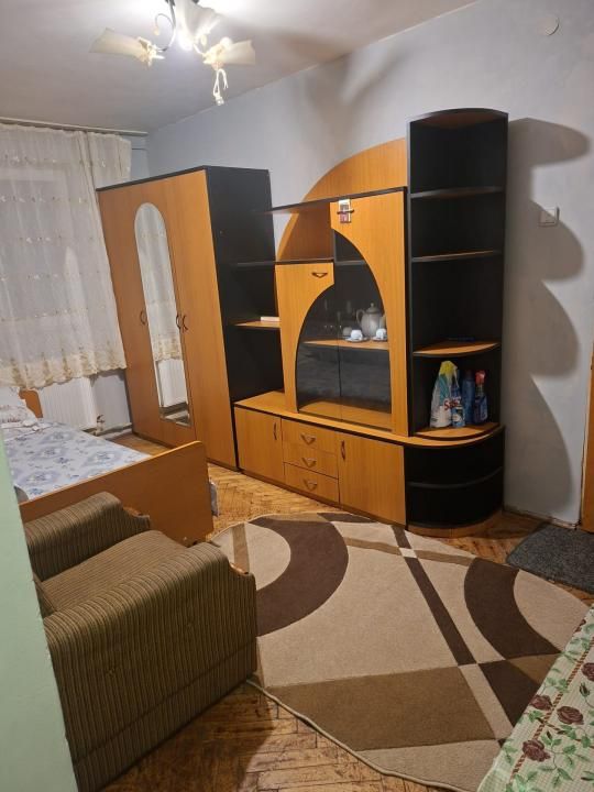 Vanzare garsoniera Razboieni – fotografia 1 din 6