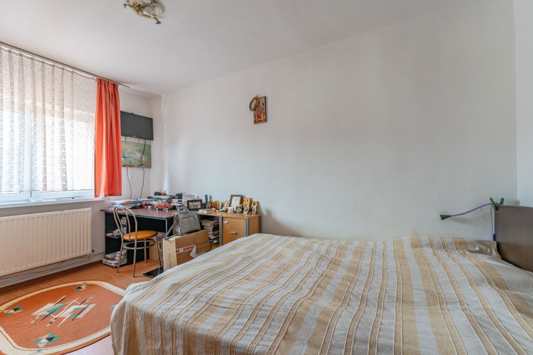 Apartament 4 camere de vânzare – 80 mp – Str. Carpaților – Vedere Tampa – fotografia 5 din 9