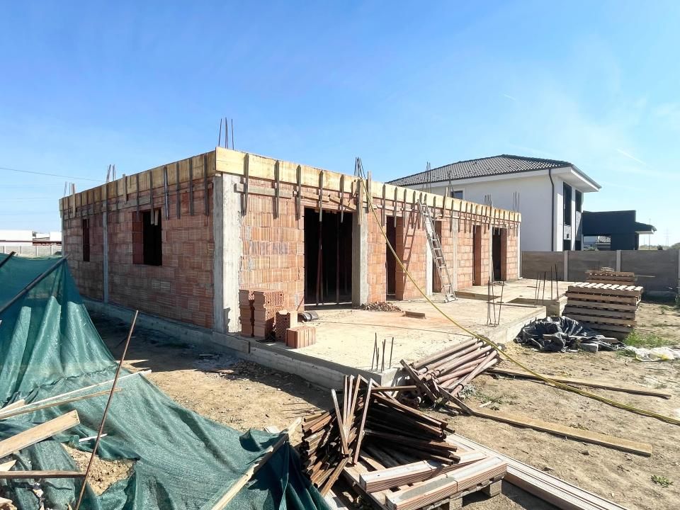 Duplex cu 5 camere separat prin spatiu tehnic - Urseni-Mosnita Noua – fotografia 2 din 4