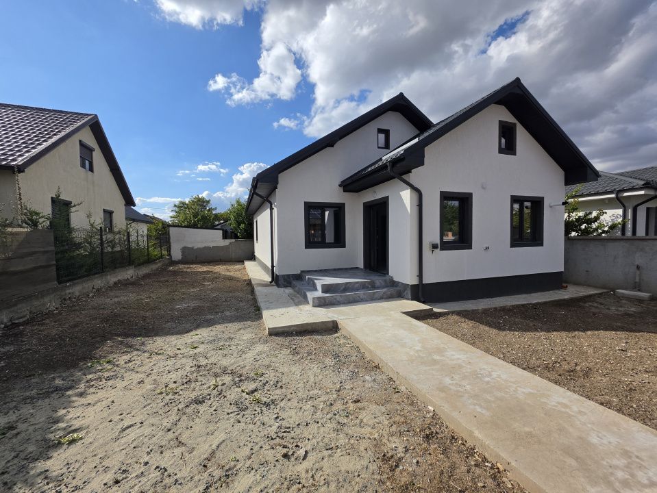 Exclusivitate! Casa la sol, 3 camere, posibilitate mansardare, Valu lui Traian! – fotografia 1 din 8