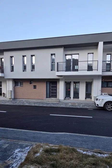 Casa tip DUPLEX, 109mp, gradina si parcare, semifinisata, zona Terra! – fotografia 1 din 8