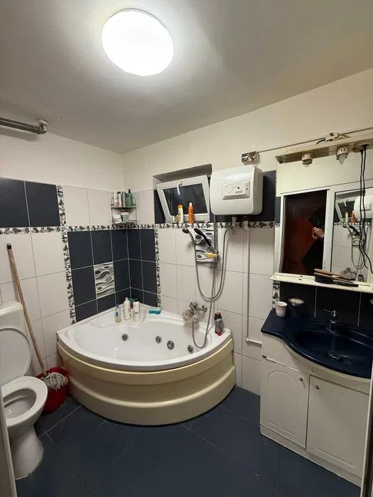 Apartament 4 camere de vânzare | Tomis Nord, Constanța – fotografia 3 din 6