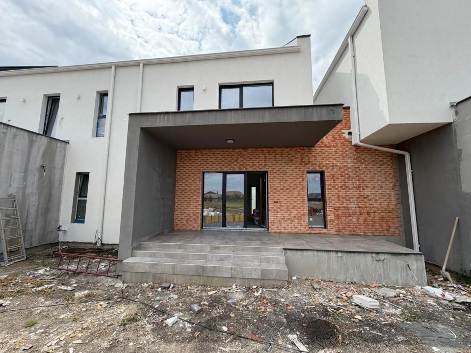 Triplex in Sacalaz | Finisaje premium | 3 camere | Asfalt | 2 terase – fotografia 12 din 13