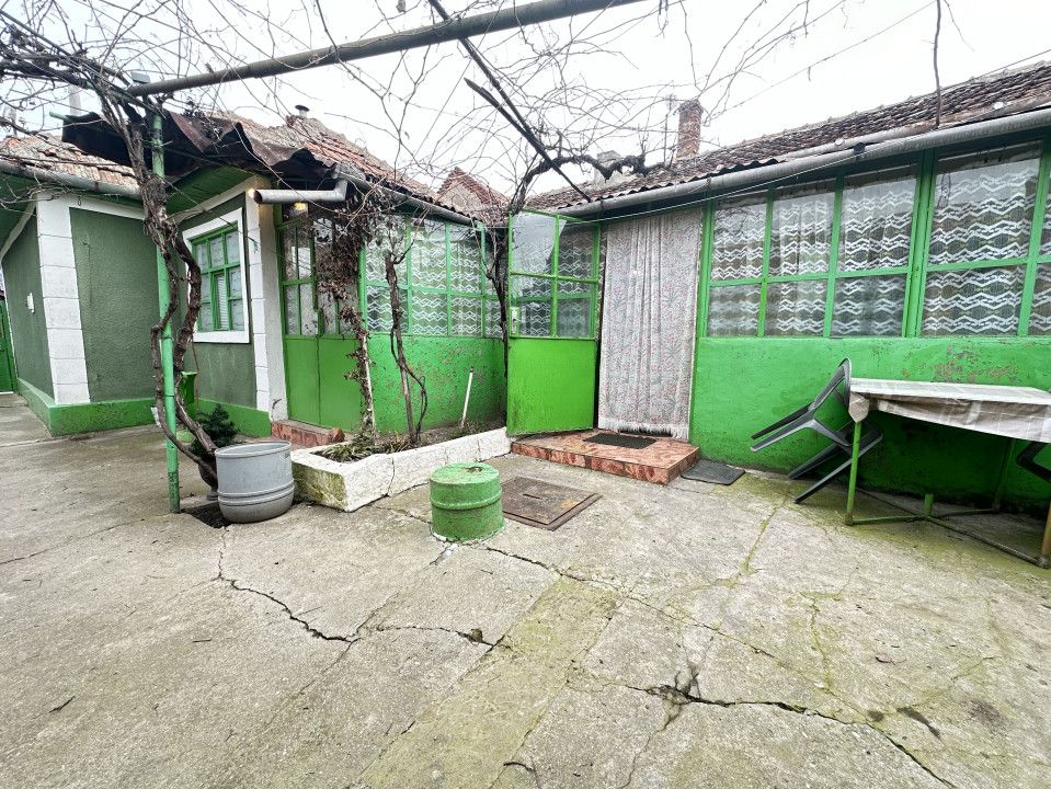 Casa individuala cu 4 camere, 100 mp utili, 386 mp teren - Ghiroda – fotografia 1 din 6