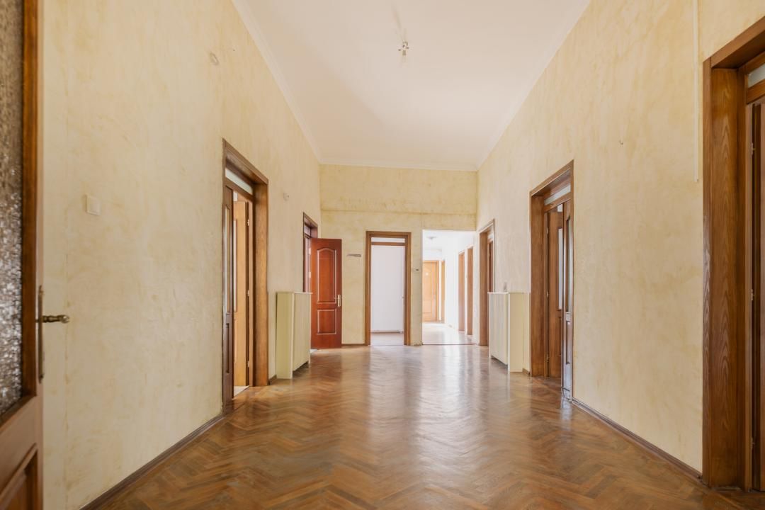 Una dintre puținele clădiri individuale cu curte proprie din Peninsula Constanța – fotografia 4 din 21