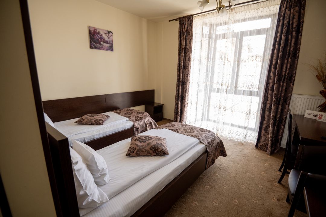 Hotel Miky Arad de vanzare | Investitie cu utilizari multiple | 42 camere cazare – fotografia 21 din 66