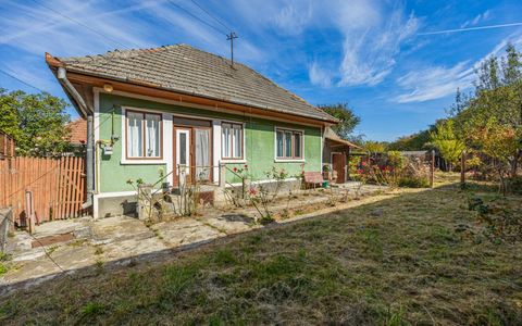 Vânzare casă cu 2 camere, teren 440 mp - strada Cerbului, Săcele