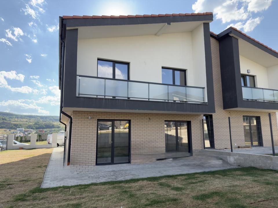 Casă modernă P+E | 120 mp utili | 355 mp teren | Panouri fotovoltaice | – fotografia 9 din 11