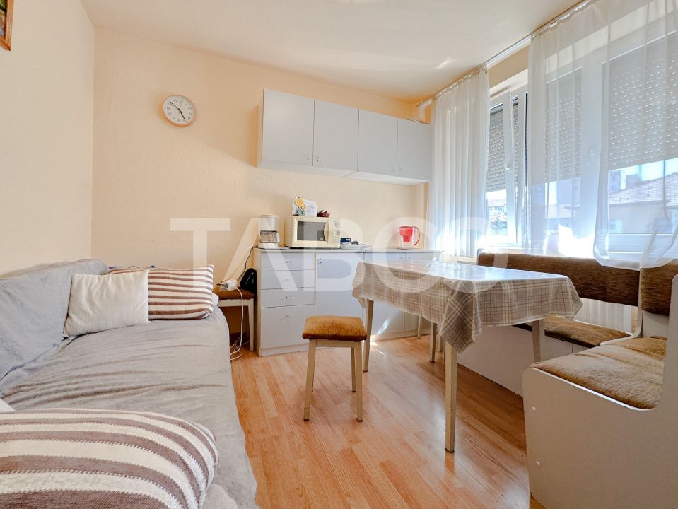 Apartament de vanzare 2 camere 48mp mobilat utilat zona Mihai Viteazul – fotografia 1 din 7