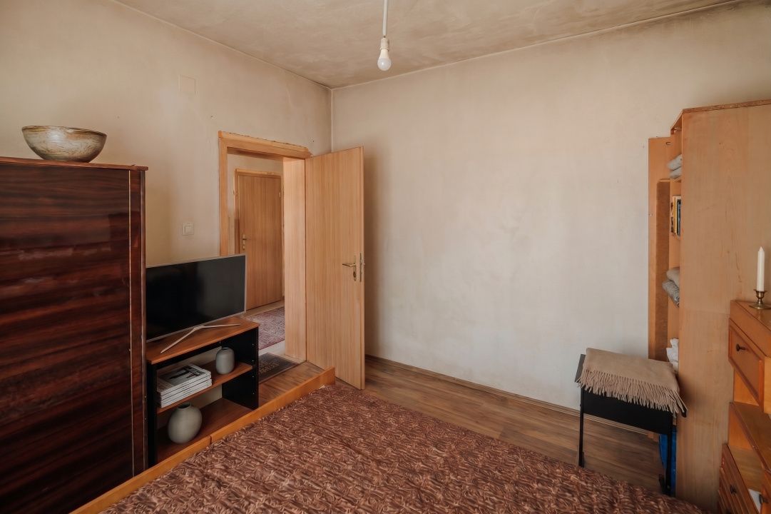Casă P+M în Satchinez | Teren 680 mp | Garaj Dublu & Stație Încărcare EV – fotografia 2 din 15