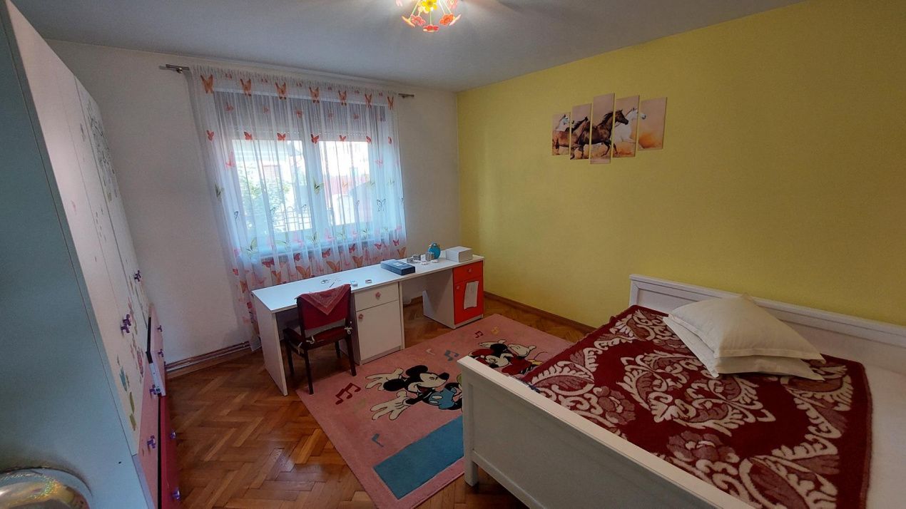 Casa cu 4 camere mobilata si utilata 593mp teren zona Centru – fotografia 14 din 22