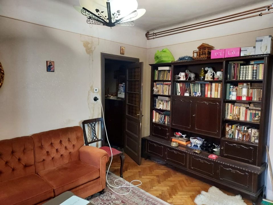 Vila cu curte de vanzare ULTRACENTRAL - 442.7 mp, 72 mp curte libera, 2 garaje – fotografia 17 din 19