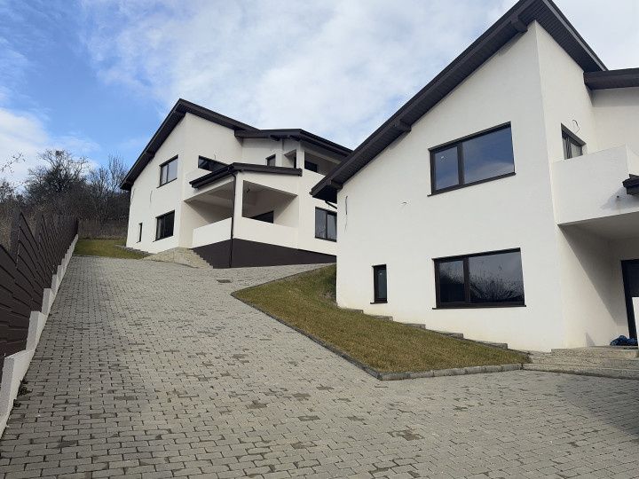 2 case individuale moderne, 145 mp utili și teren total de 900 mp | Stolna – fotografia 2 din 14
