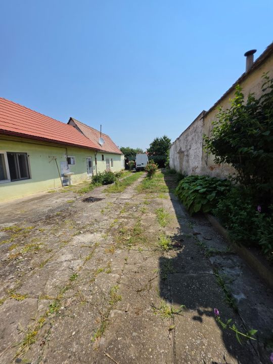 Casa la tara, Apoldul de Sus, 4 camere dormitoare, anexe, pivnita, teren 1200 mp – fotografia 6 din 43