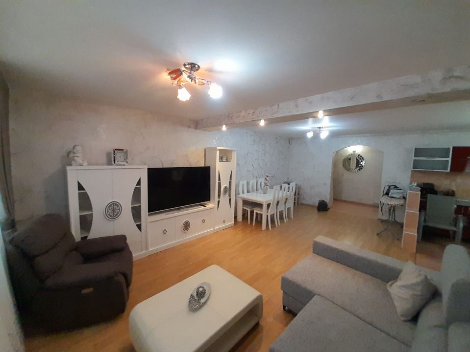 Apartament 3 camere DECOMANDAT, zona SENS – fotografia 11 din 15