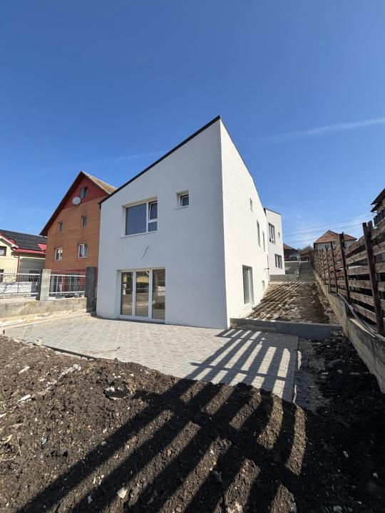 Casă cuplată, 122 mp utili+curte privată 285 mp | Demisol + Parter | Semifinisat – fotografia 1 din 9
