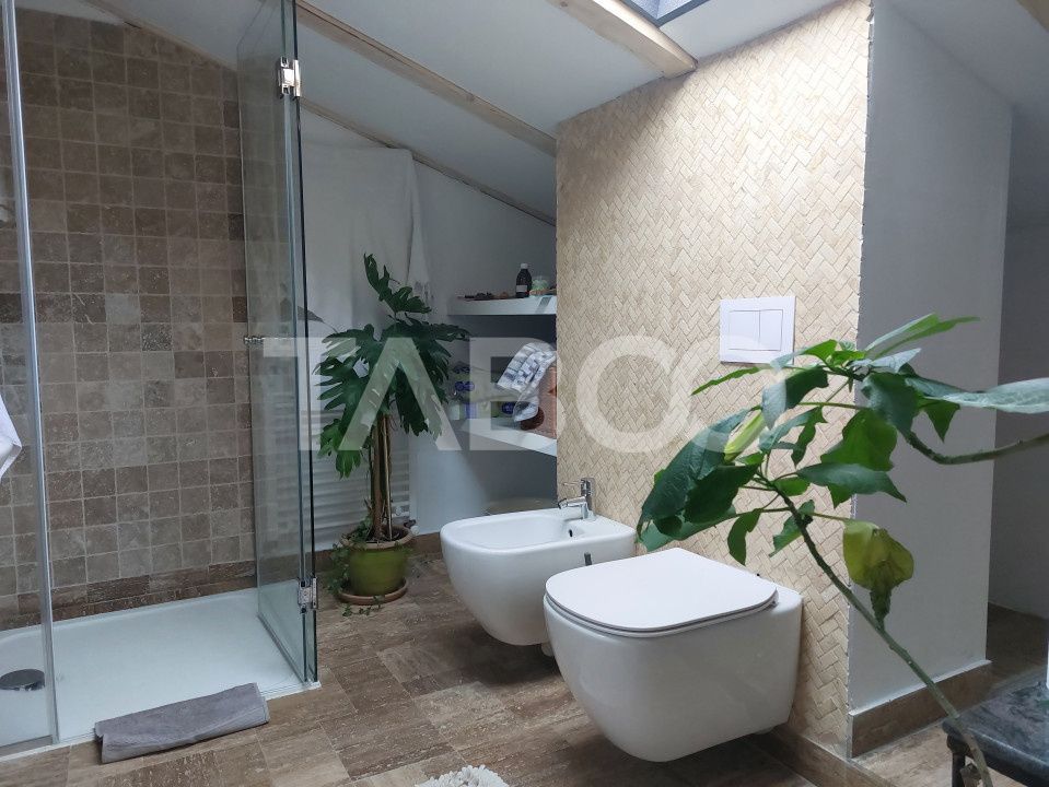 Casa de vanzare 3 camere 2 bucatarii 3 bai teren 340 mp Cisnadie – fotografia 10 din 36