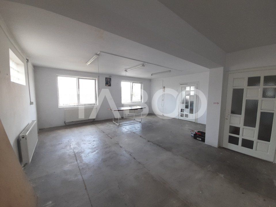 Spatiu comercial 100 mpu CURENT TRIFAZIC locuri parcare Lazaret Sibiu – fotografia 1 din 9
