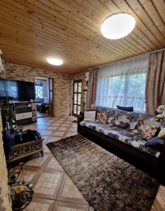 Casă Spațioasă 190 mp + Spațiu Comercial – Mircea Vodă, Dâmbovița – fotografia 5 din 19