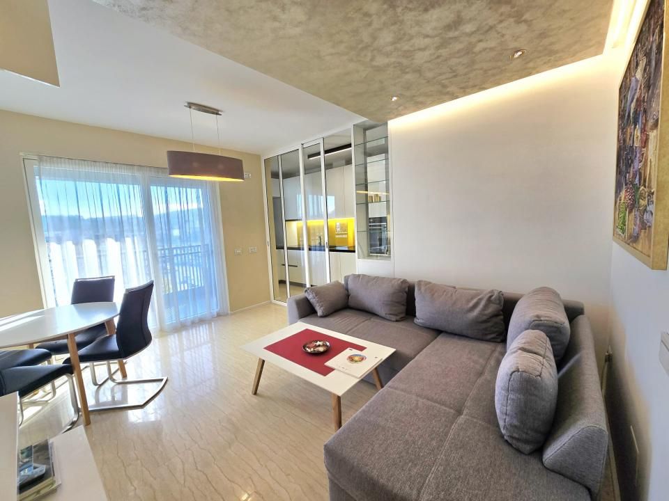 Apartament 2 camere, 61mp, lift, garaj, finisat, ansamblul Columna, zona Vivo! – fotografia 2 din 15