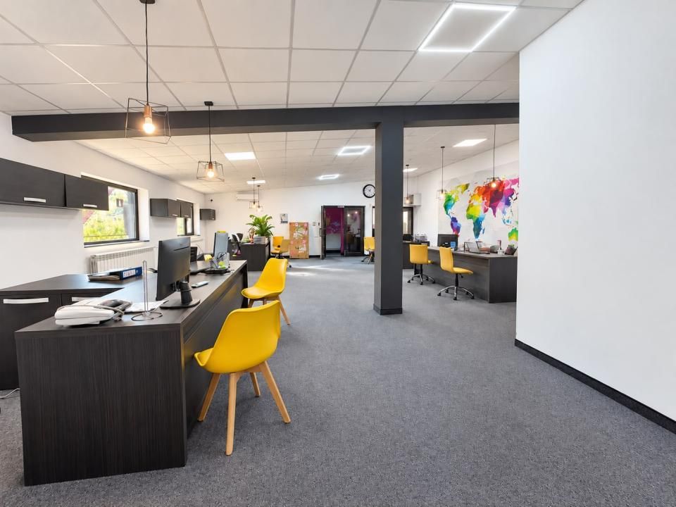 Spatiu comercial de inchiriat in Oradea, spatiu vitrat si locuri de parcare – fotografia 7 din 10