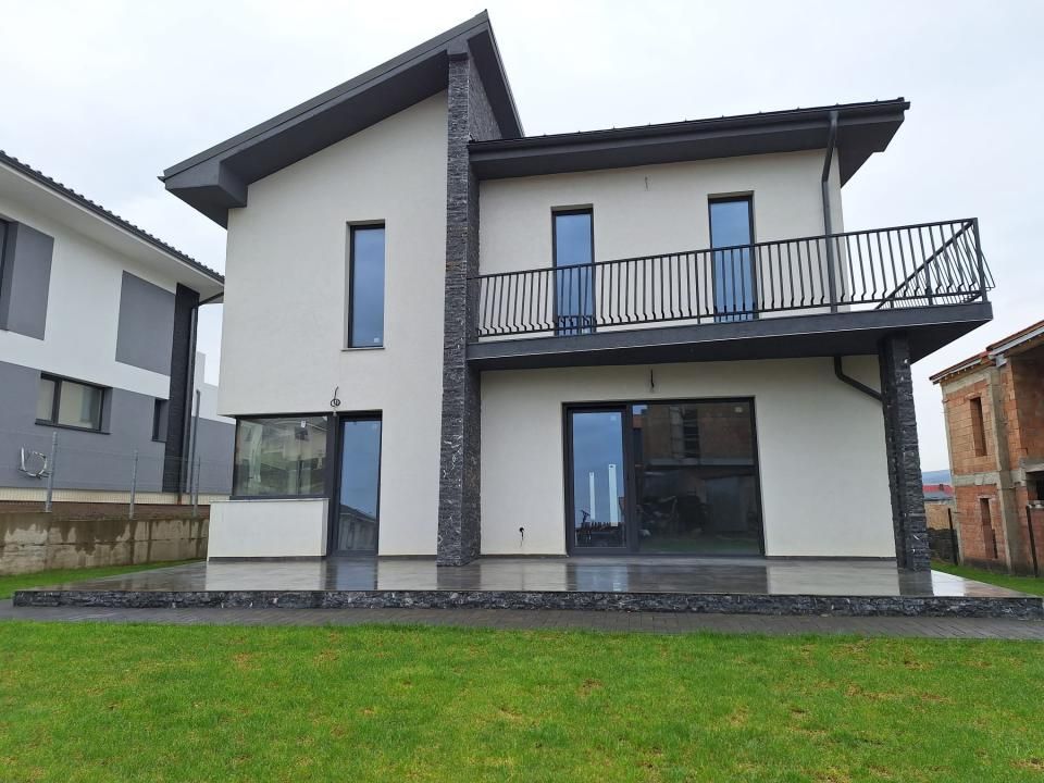 Casa deosebită, 230mp utili, 716mp teren, zona Profi Chinteni – fotografia 3 din 17