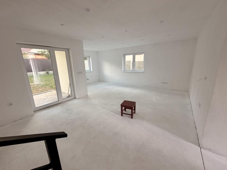 1/2 Duplex cu 4 camere - zona linistita in Giarmata Mare – fotografia 4 din 17