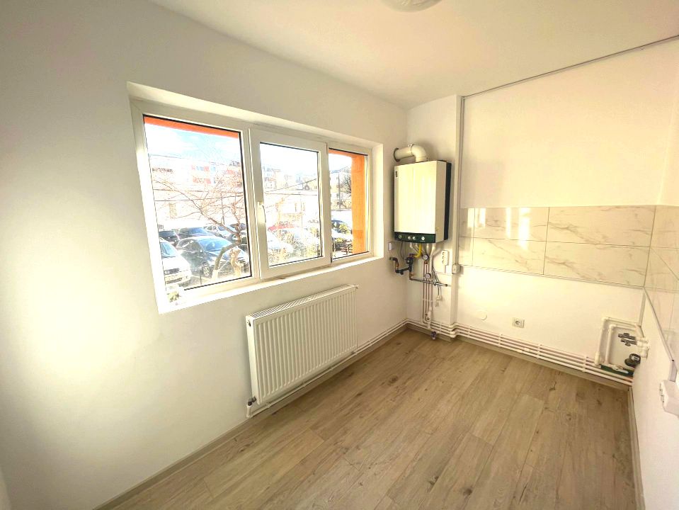 Inchiriere Spatiu Comercial la Bulevard 34 mp. finisat si utilat complet – fotografia 5 din 14