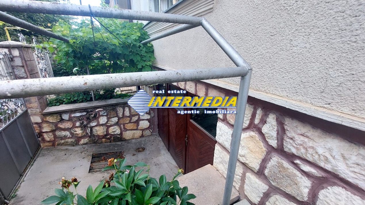 Casa de vanzare cu 5 camere in cartier Cetate Alba Iulia finisata D+P+E – fotografia 2 din 15