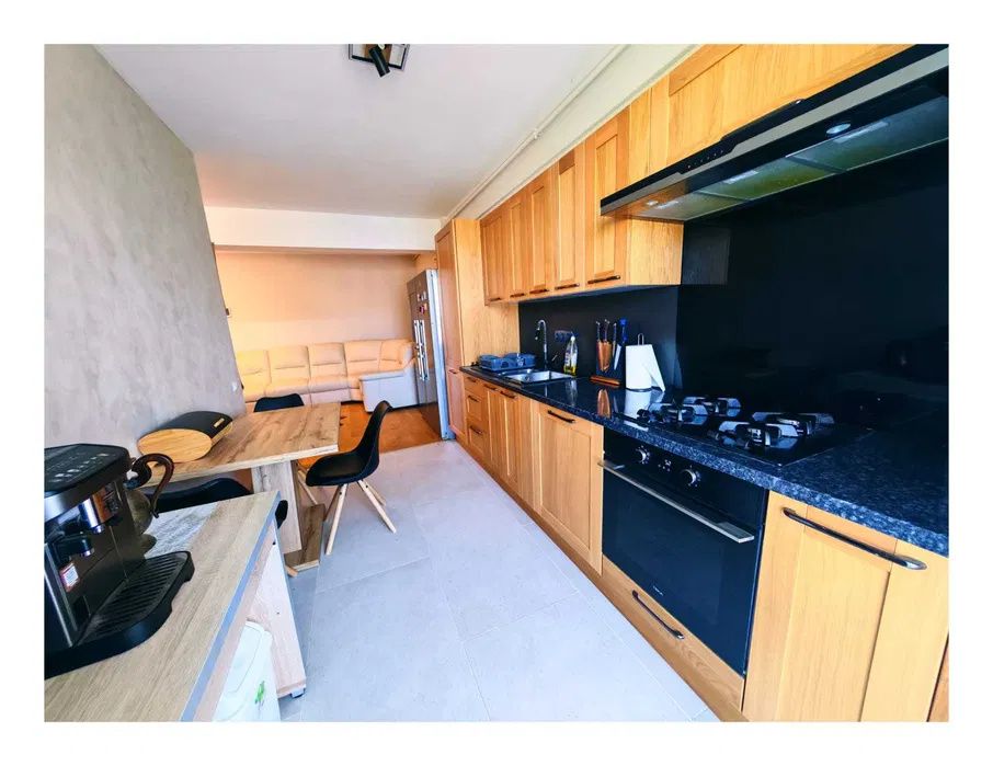 Apartament de vanzare 3 camere 73mp ,10mp balcon zona , Floresti Sesul de sus – fotografia 2 din 7