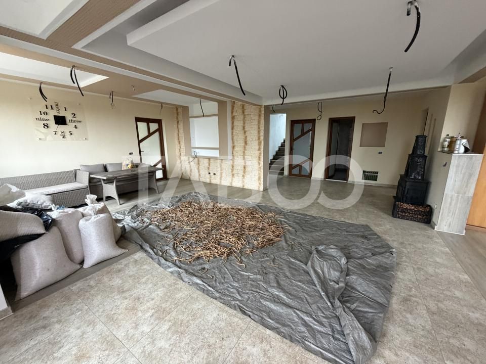 Casa cu potential de investitie 7 camere foisor 4 bazine de pesti – fotografia 3 din 28