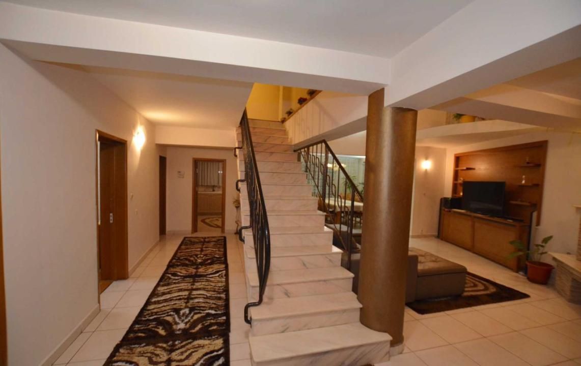 Vilă Exclusivistă cu Terasă și Curte Generoasă în Găvana, Pitești – fotografia 4 din 30