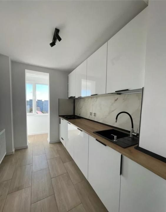 3 camere | Complet renovat | Etaj intermediar | Zona excelenta | Lift | – fotografia 3 din 10