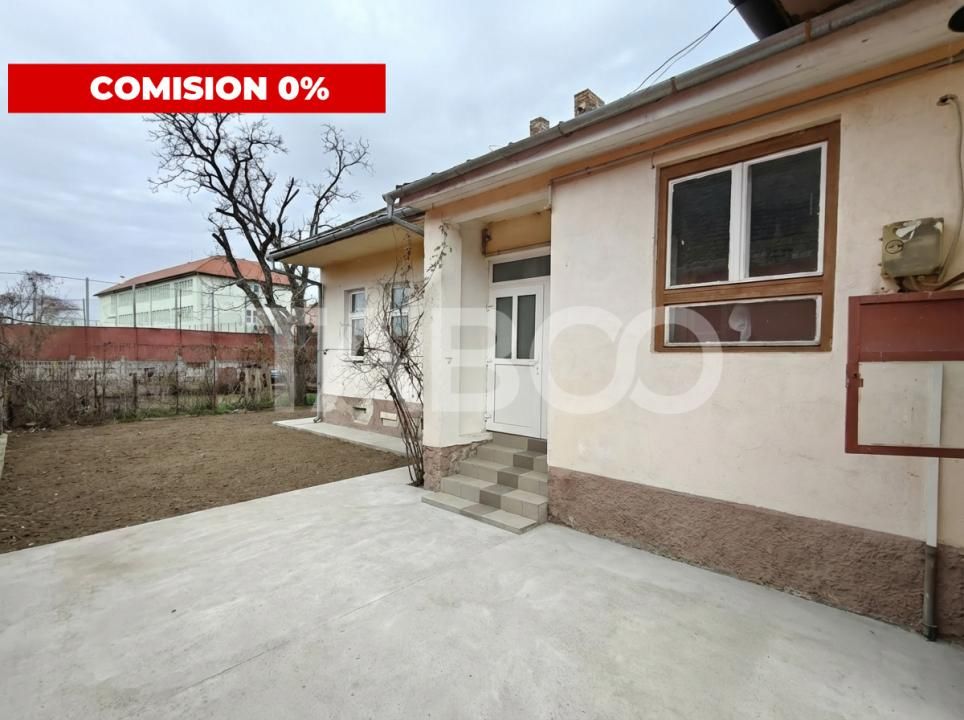 Spatiu de inchiriat in curte proprie - zona Lupeni - Comision 0 – fotografia 1 din 12