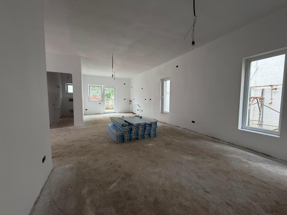 Duplex in Utvin | 3 camere | Toate utilitatile | Curte | Asfalt | – fotografia 2 din 13