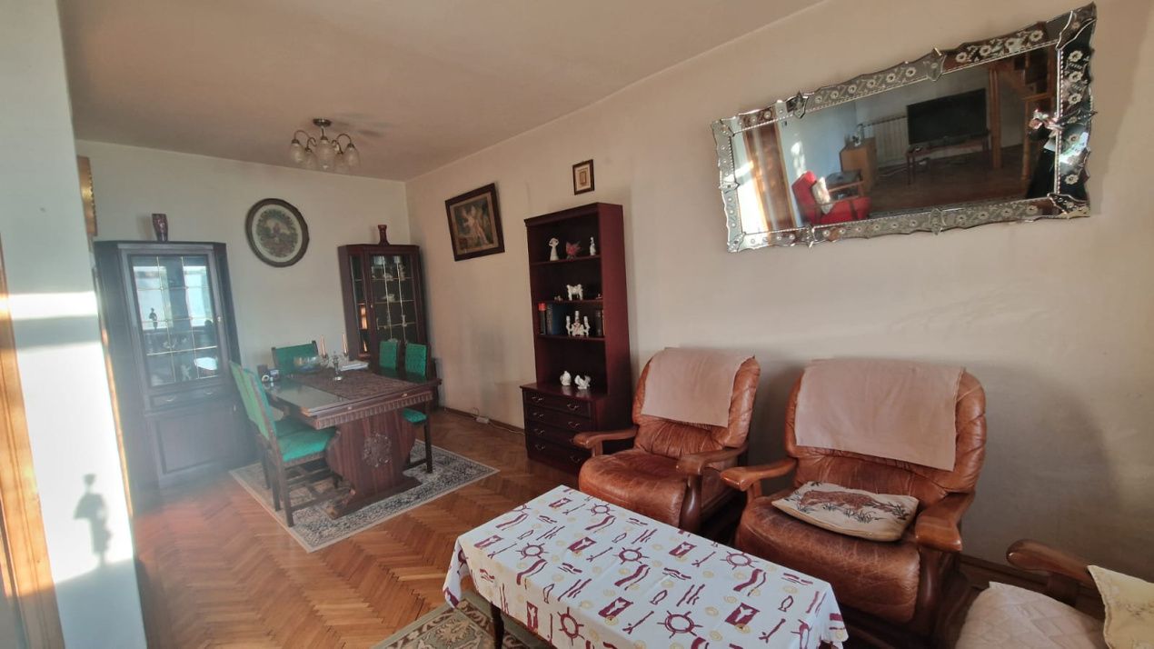 Casa cu 5 camere, 200mp, Centru – fotografia 1 din 25