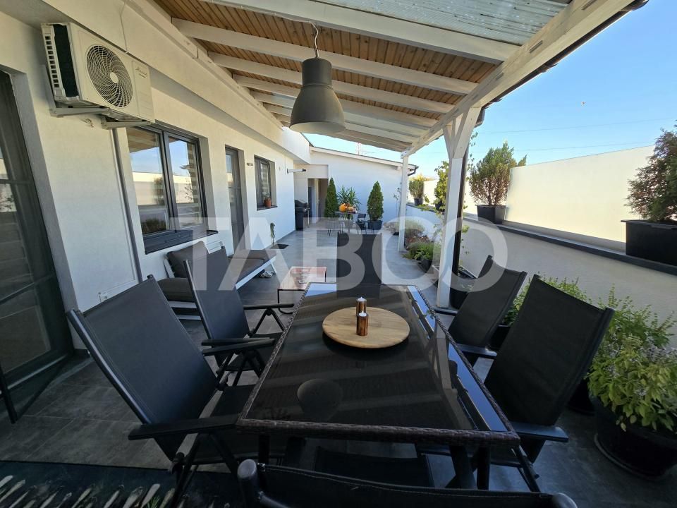 Penthouse 4 camere mobilat 2 bai 2 parcari terasa 72 mp Turnisor Sibiu – fotografia 2 din 20
