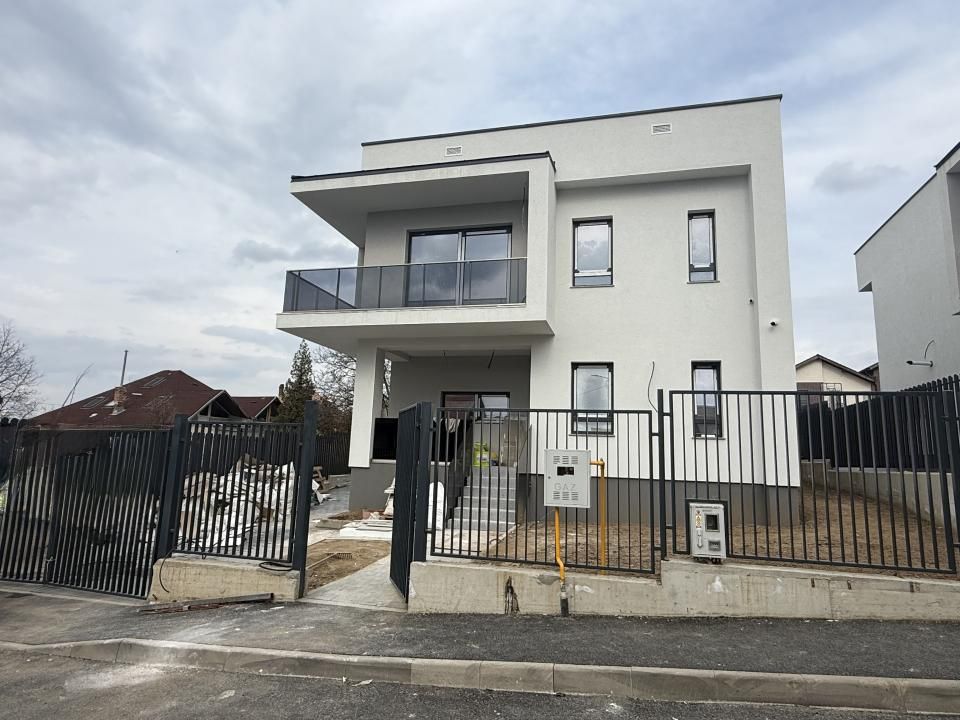 Casă individuală, 119 mp utili, teren 400 mp | Dezmir – intrare – fotografia 1 din 4