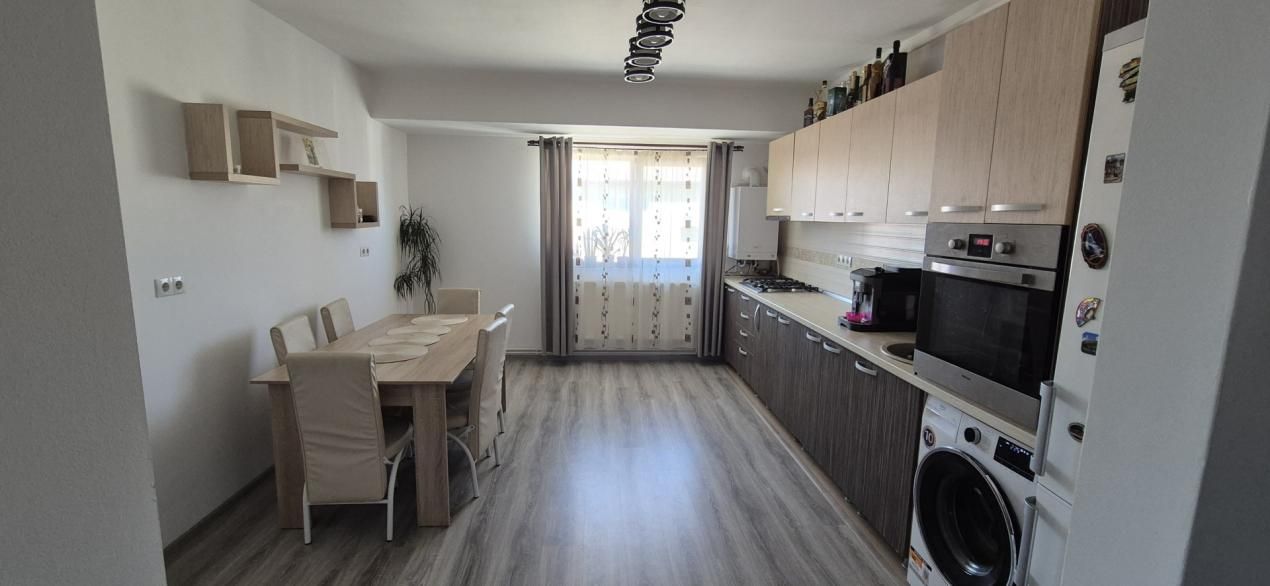 Apartament 3 camere, 60 mp, parcare, zona Sesul de sus! – fotografia 1 din 9