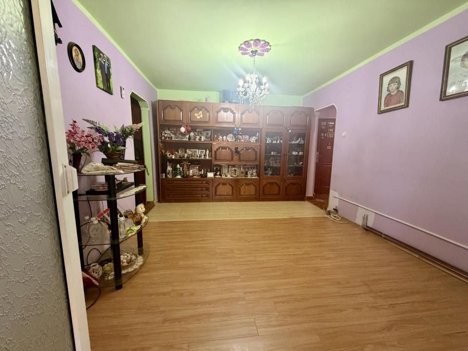 Apartament cu 3 camere, 2 bai, 63 mp utili - Aradului – fotografia 2 din 11