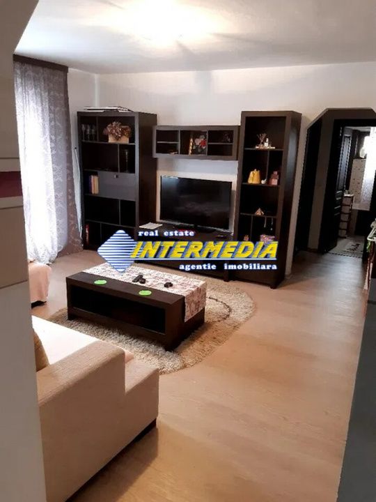 Apartament 3 camere I decomandat I Cetate I balcon I pivnita I zona Mercur I – fotografia 2 din 6