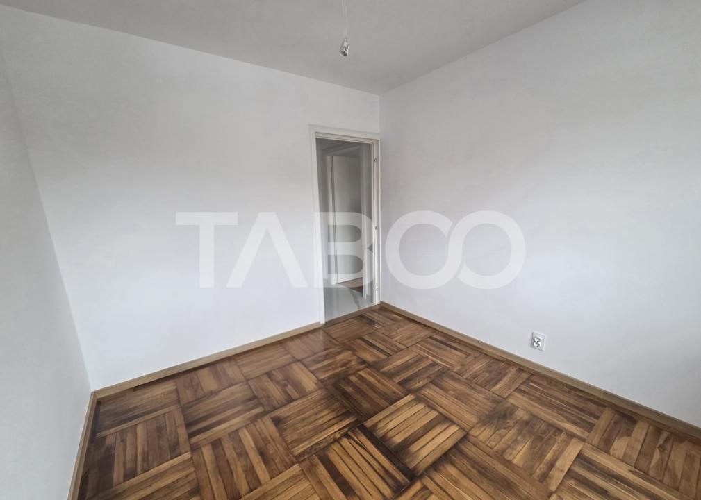 Apartament 70 mp semidecomandat 3 camere balcon 6 mp Bulevardul Unirii – fotografia 4 din 12