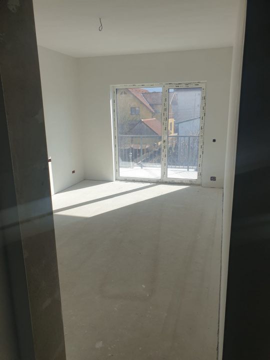Casa cu 4 camere, 130 mp utili, 216 mp de teren , str. Crisan, loc. Floresti – fotografia 2 din 8